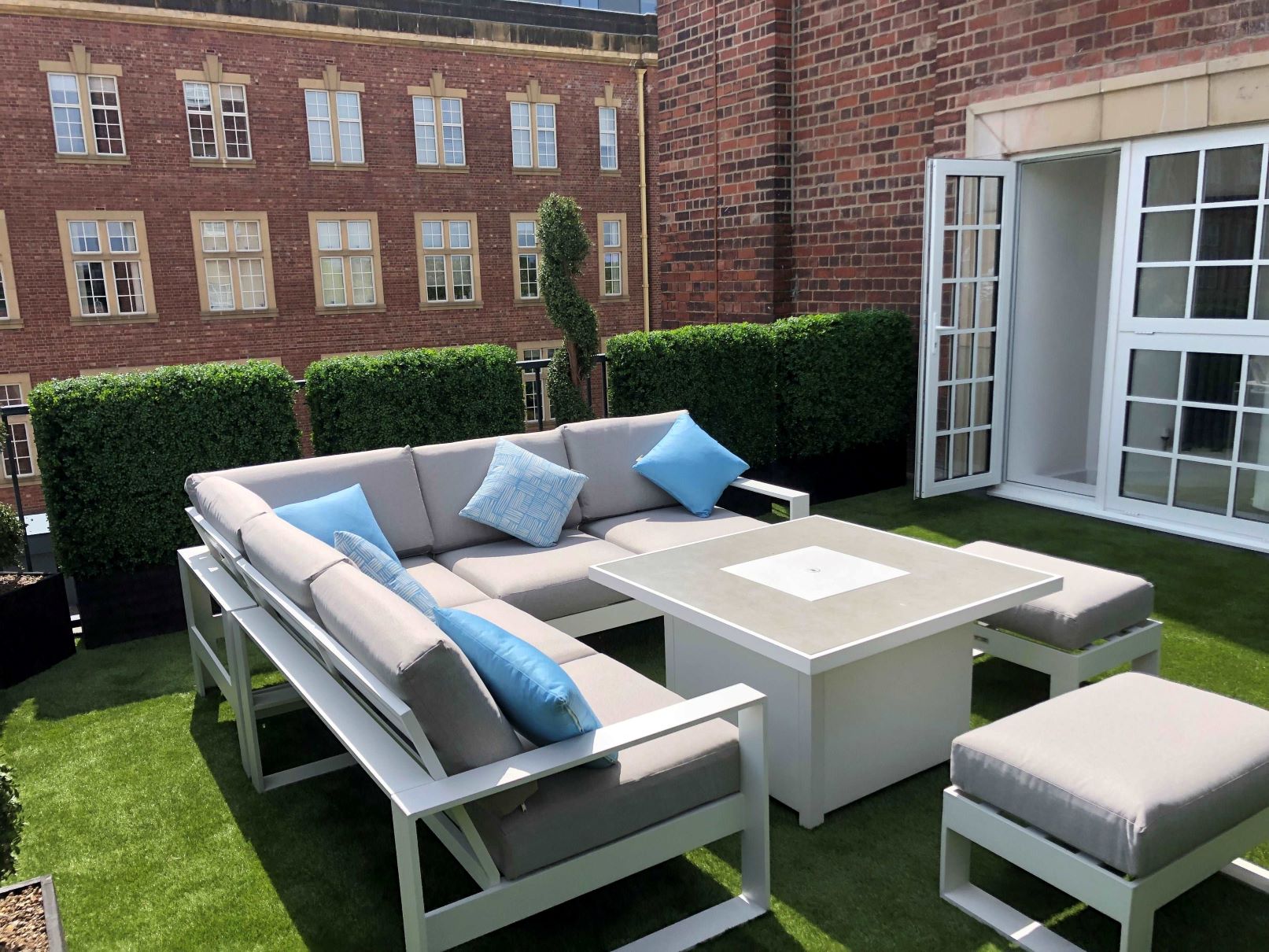 Instant Artificial Boxwood Hedge Boxes - Composite Decking Company