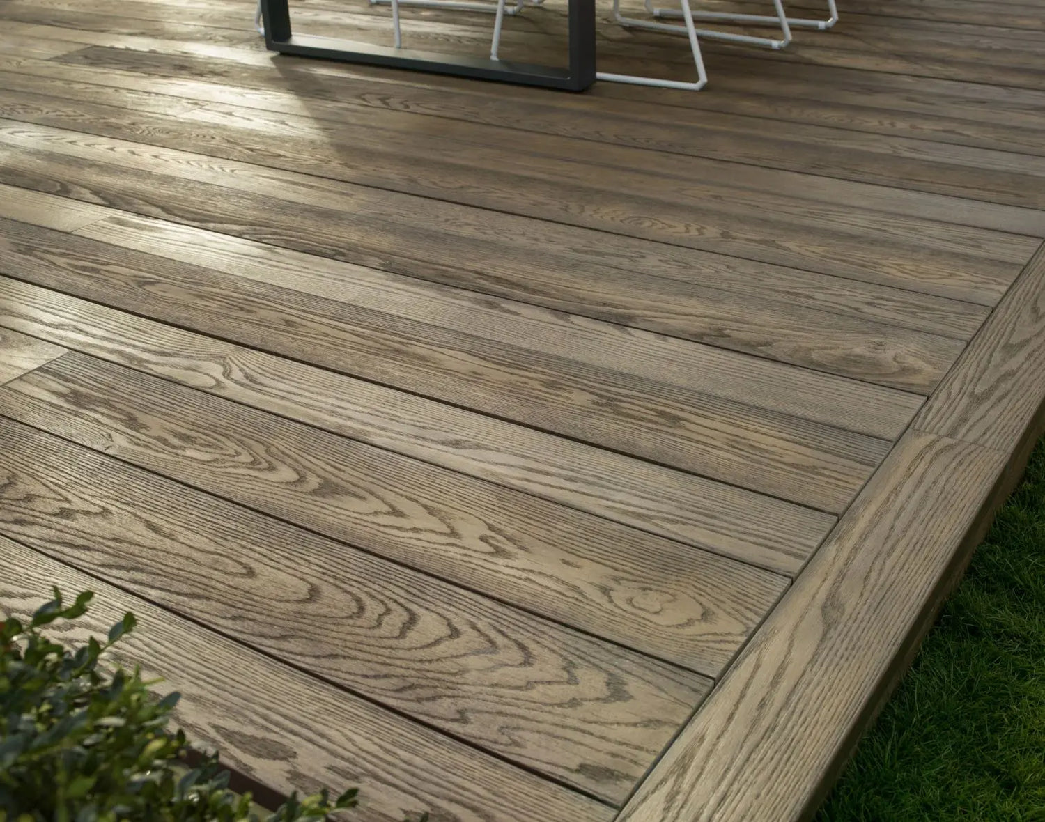 Millboard Enhanced Grain Antique Oak Decking
