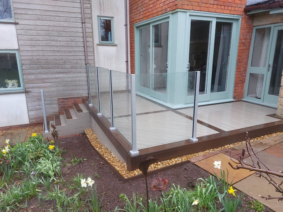 Elegant Balustrade Silver